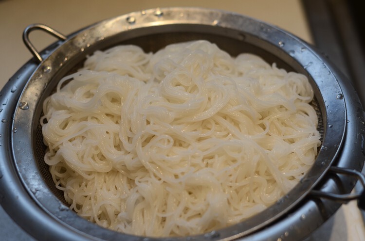 Bihun goreng - Vermicelles de riz sautées à l'indonésienne