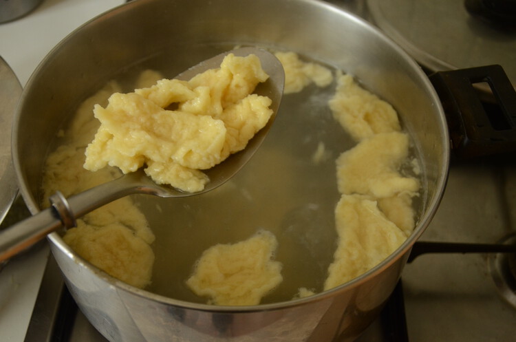 Kluski kładzione - Pâtes polonaises faciles et rapides (recette  authentique)