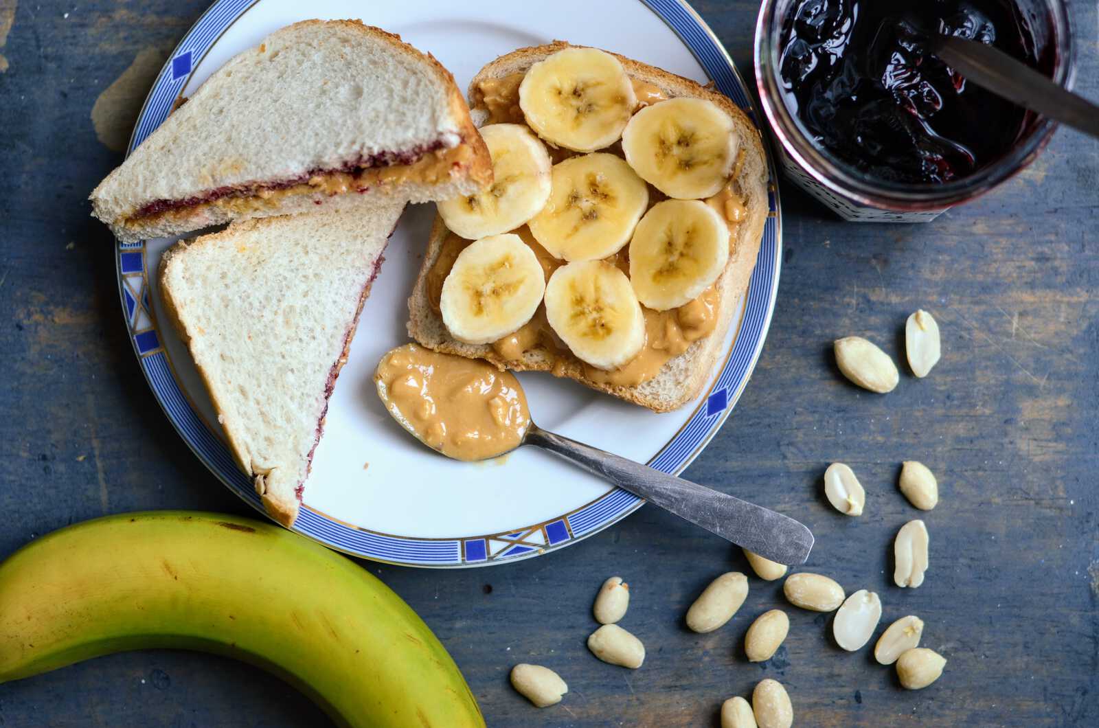 PB&J - Du beurre de cacahuètes (maison) avec de la confiture ?! Sont fous  ces américains (recette authentique)