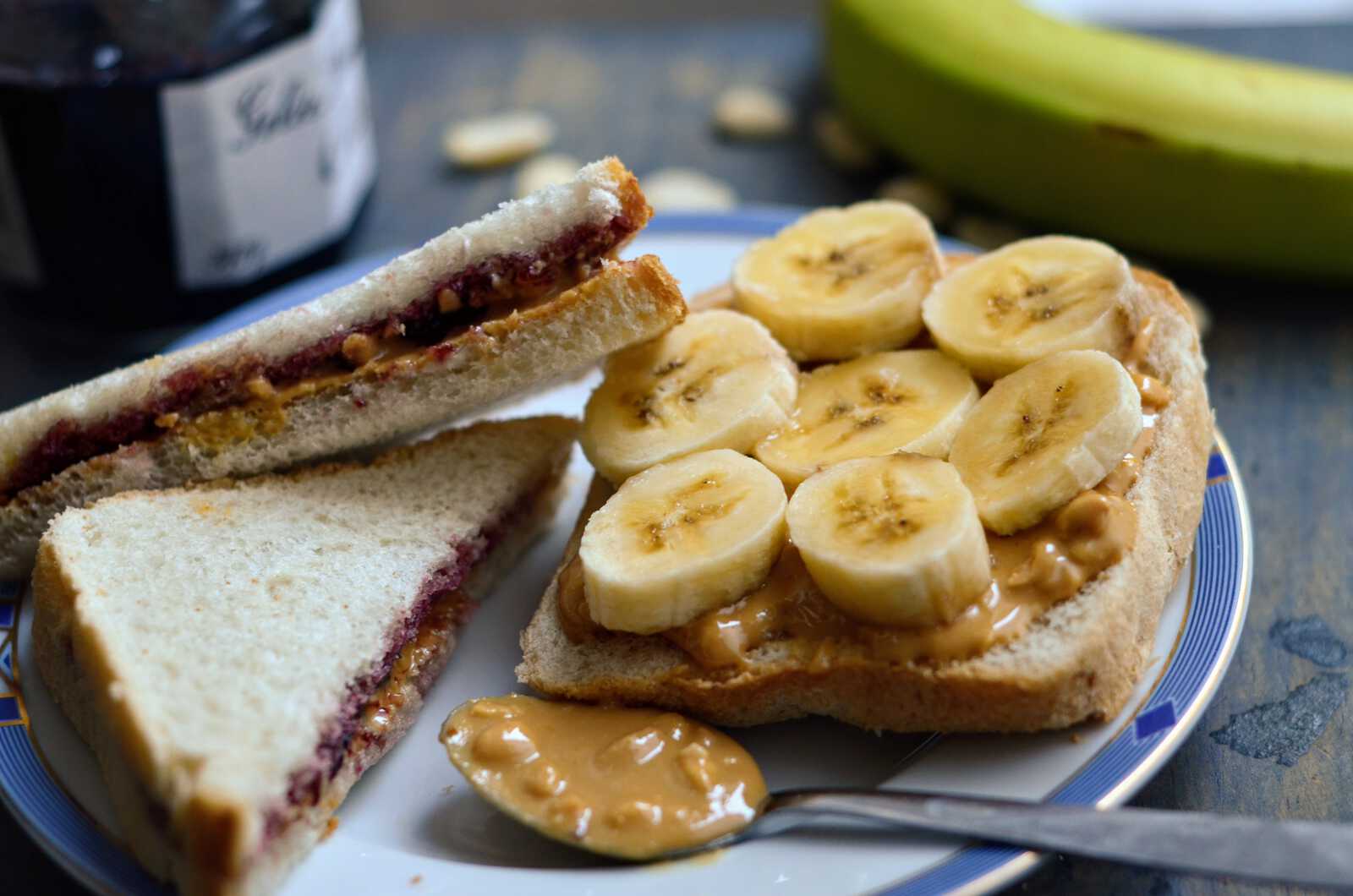 PB&J - Du beurre de cacahuètes (maison) avec de la confiture ?! Sont fous  ces américains (recette authentique)