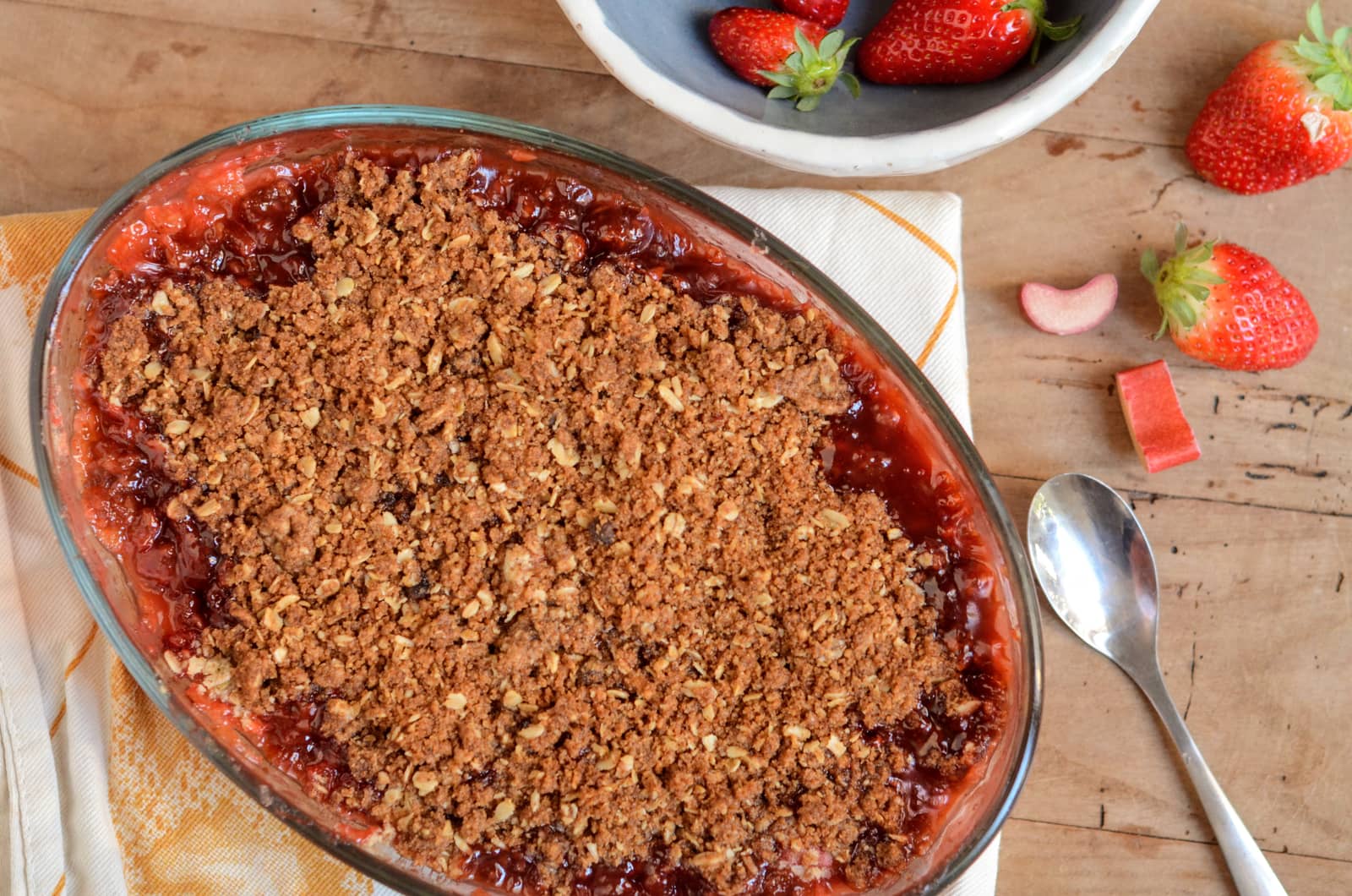 Strawberry rhubarb crisp