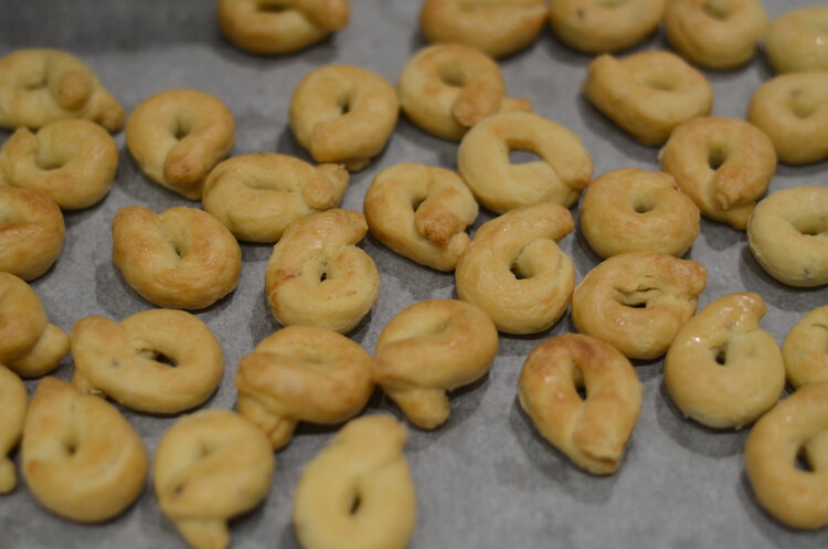 Taralli (biscuits salés italiens) : Recette de Taralli (biscuits salés  italiens)